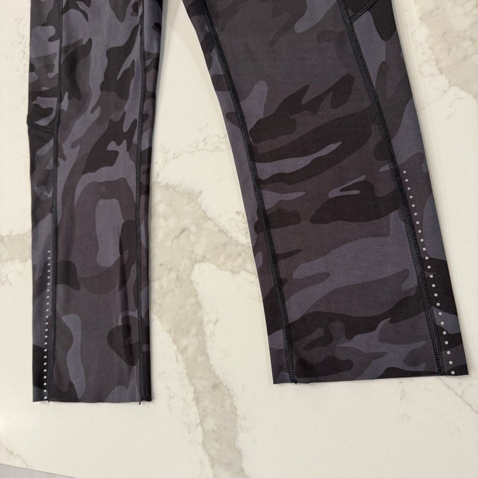 Lululemon Lululemon Fast & Free High Rise Crop Leggings Women’s 6 Gray Size 28" / US 6 / IT 42 - 3 Thumbnail