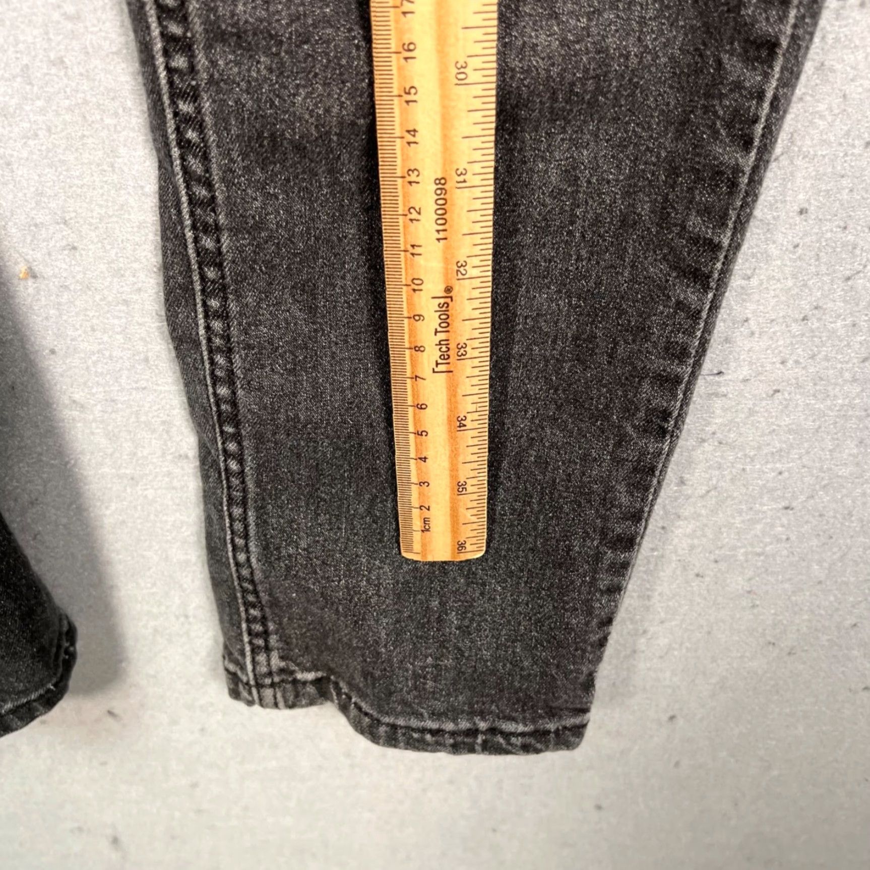 Levi's Levi's 511 Jeans Slim Denim 29x32 MEns Black 5-Pocket Tapered Leg Stretch Regular Inseam 32 Mens Jeans Size US 29 - 7 Thumbnail