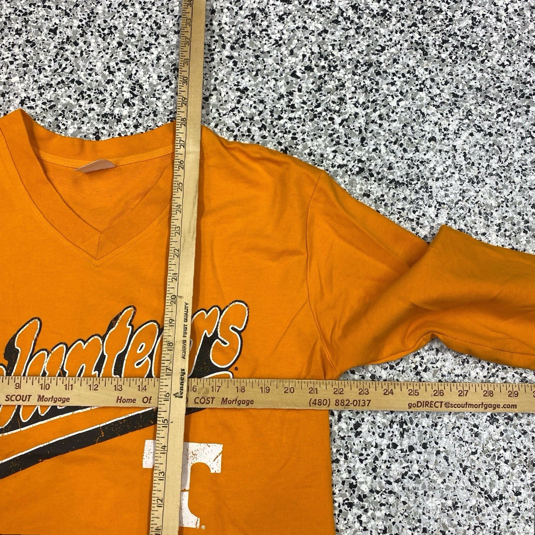 Vintage VINTAGE University of Tennessee Vols L/S USA Size Large Orange Long Sleeve Shirt Mens 90s Size US L / EU 52-54 / 3 - 4 Thumbnail