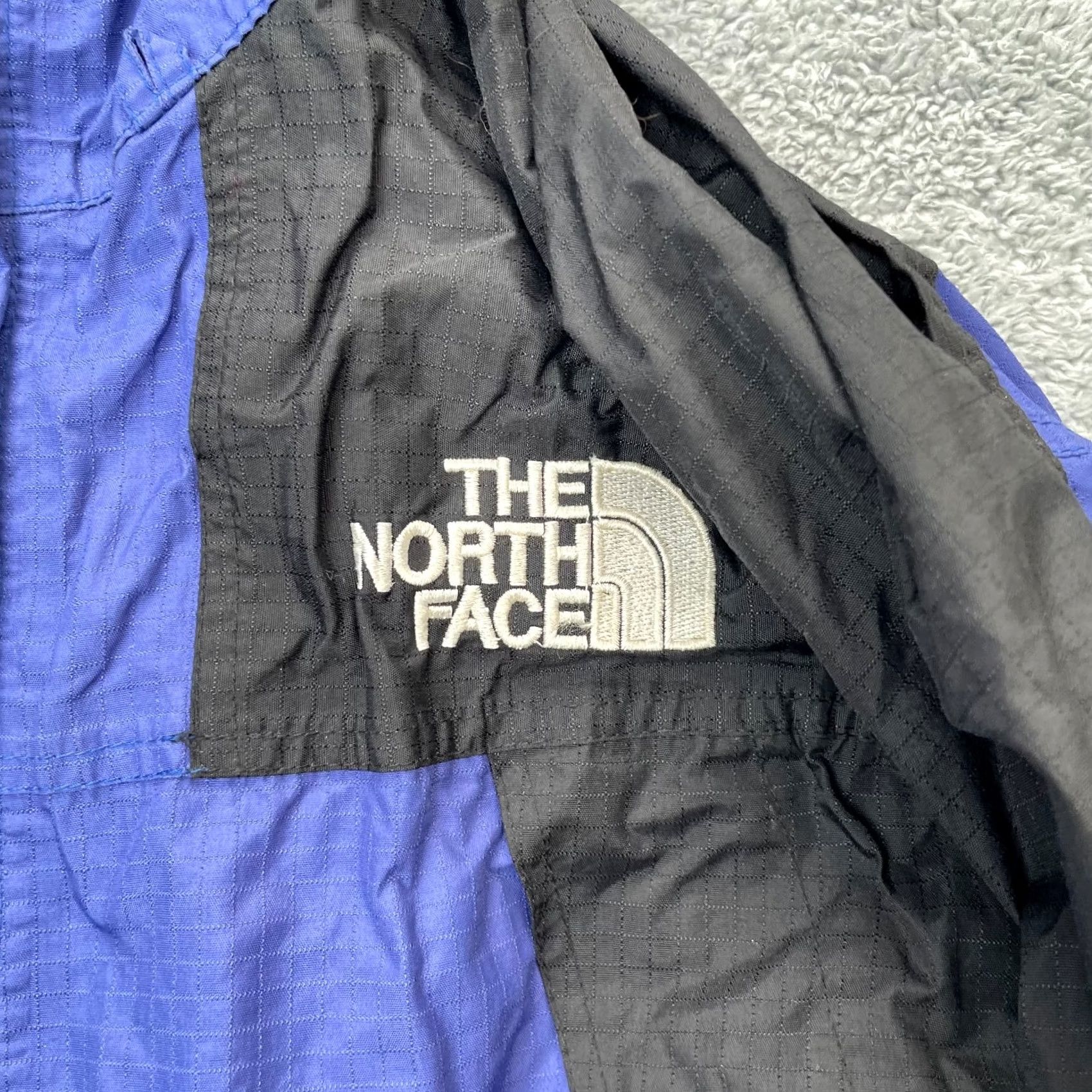 The North Face VINTAGE The North Face Jacket L Blue Gore Tex Hooded Waterproof Windbreaker Men 90s Size US L / EU 52-54 / 3 - 5 Thumbnail