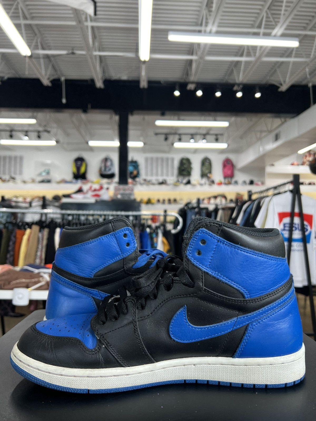 Jordan Brand × Nike Air Jordan 1 Royal Sz. 10 (2017) Size US 10 / EU 43 - 3 Thumbnail