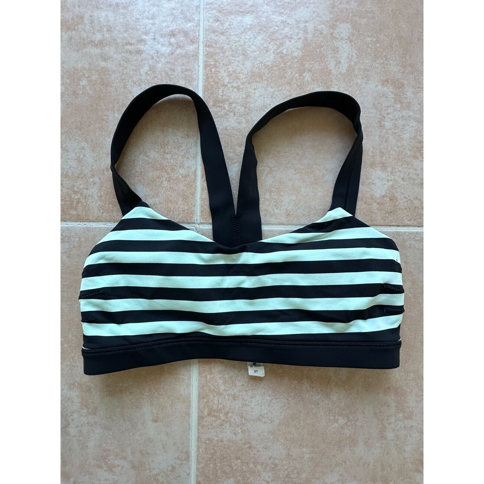 Lululemon Worn twice Lululemon Cardio Kick Bra Size 6 Size M / US 6-8 / IT 42-44 - 3 Thumbnail
