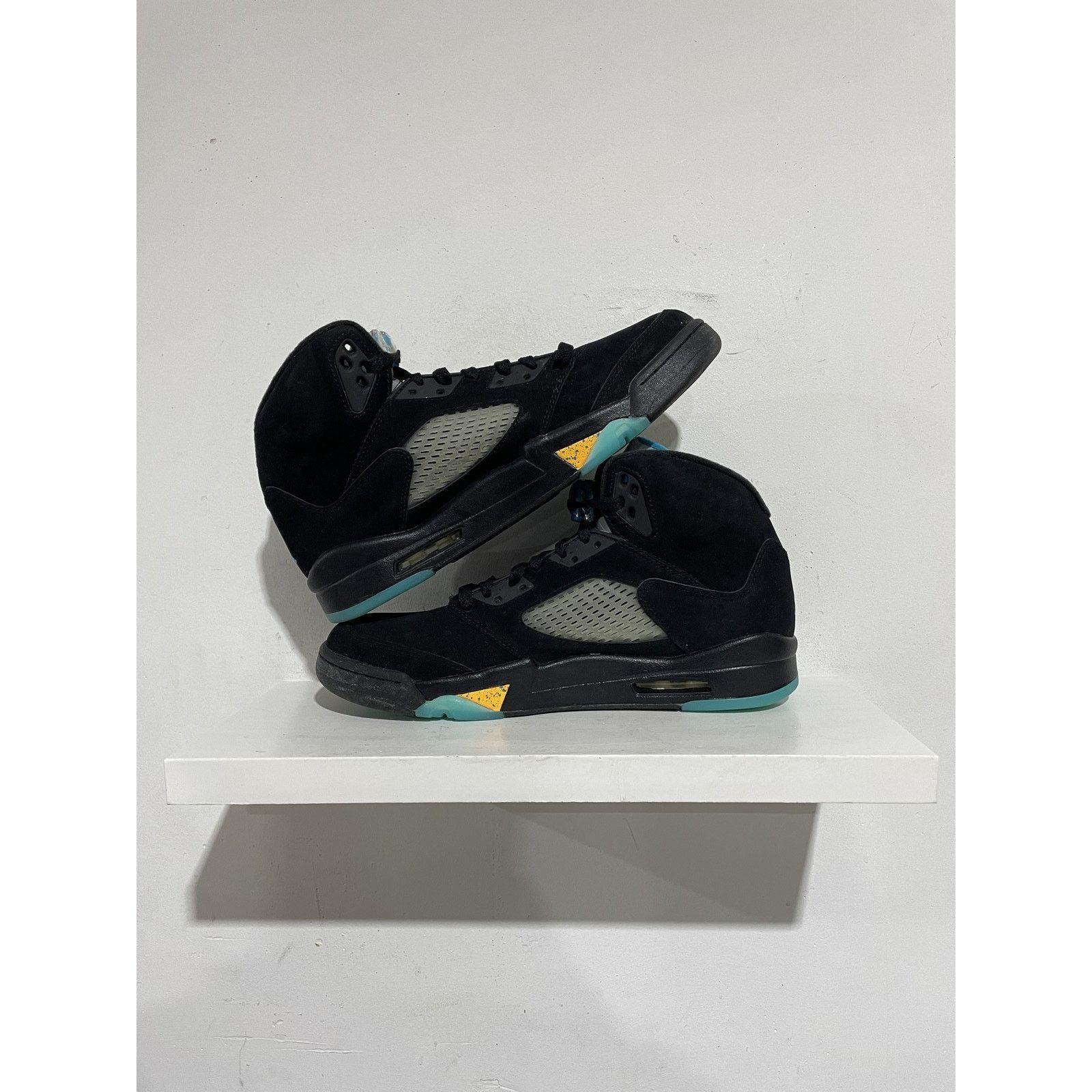Nike NIKE JORDAN 5 AQUA SIZE 11 PREOWNED Size US 11 / EU 44 - 2 Thumbnail
