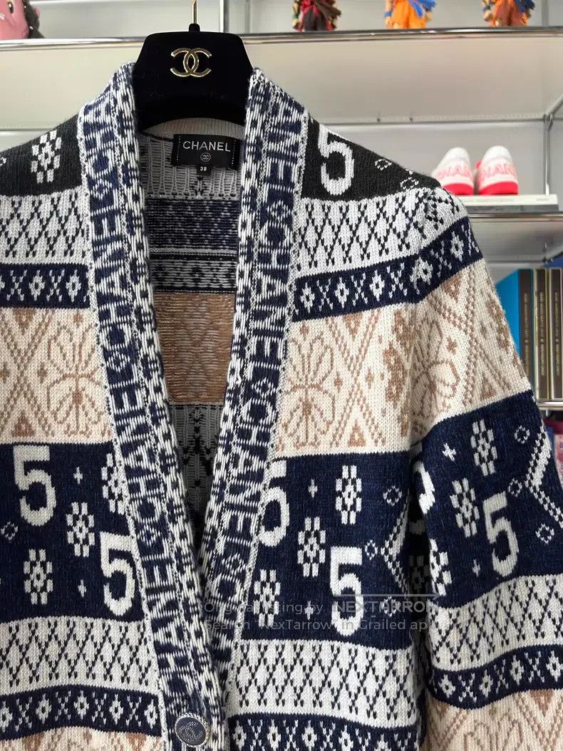 Chanel Chanel 20b No. 5 Snowflake Cashmere Long Knitted Cardigan Size XS / US 0-2 / IT 36-38 - 2 Thumbnail