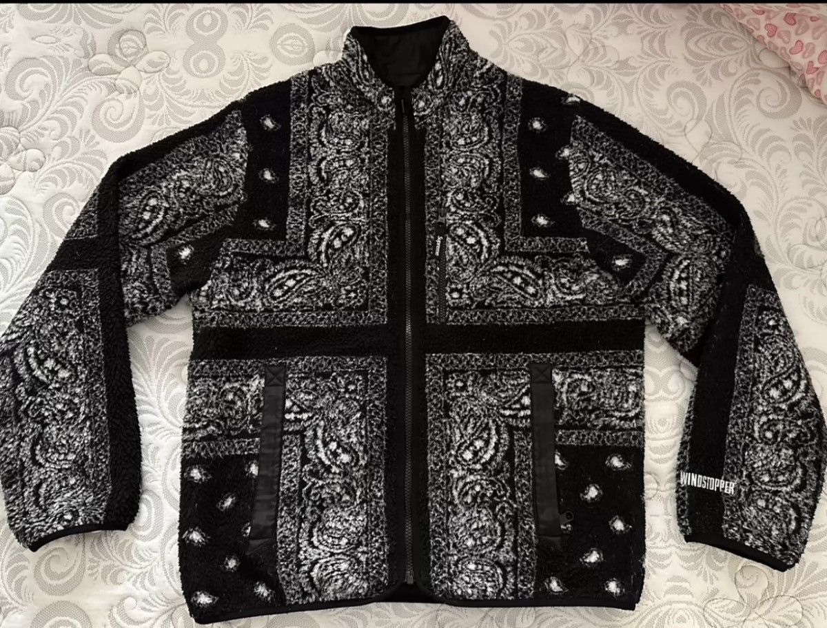 Reversible Bandana Fleece Jacket【M】 Supreme Reversible Bandana Fleece Jacket (FW19) - $228