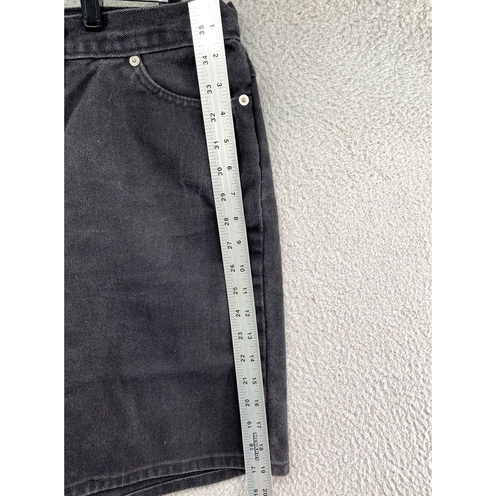Faded Glory VINTAGE Faded Glory Women’s Black Denim USA Made Jean Mom Shorts 18 Slim Fast Front Pockets Belt Loops Distressed/Cuffed Spring Summer Womens BMI? Size 40" / US 18 - 5 Thumbnail