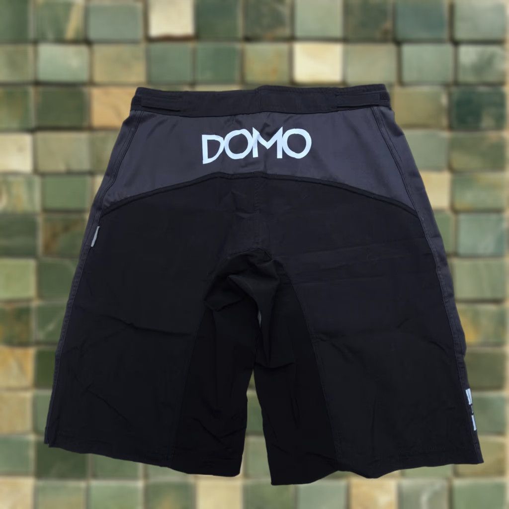 Vintage DNA Cycling Shorts Mens Large Black MTB Biking Adjustable Lightweight Pockets Polyester Italy Logo Domo 2000s Fashion? Size US 33 - 1 Thumbnail