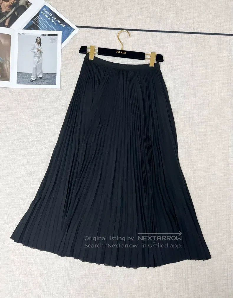 Balenciaga Balenciaga Pleated Skirt Size 39" - 2 Thumbnail