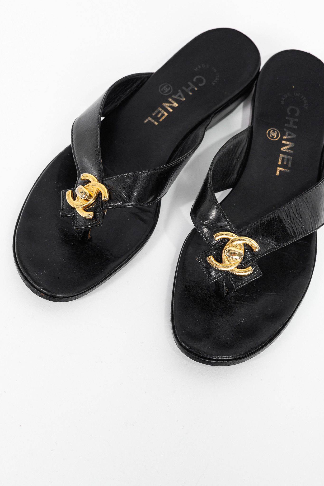 Chanel Chanel 96P Black Leather CC-Turnlock Flip Flips Size US 7.5 / IT 37.5 - 7 Thumbnail