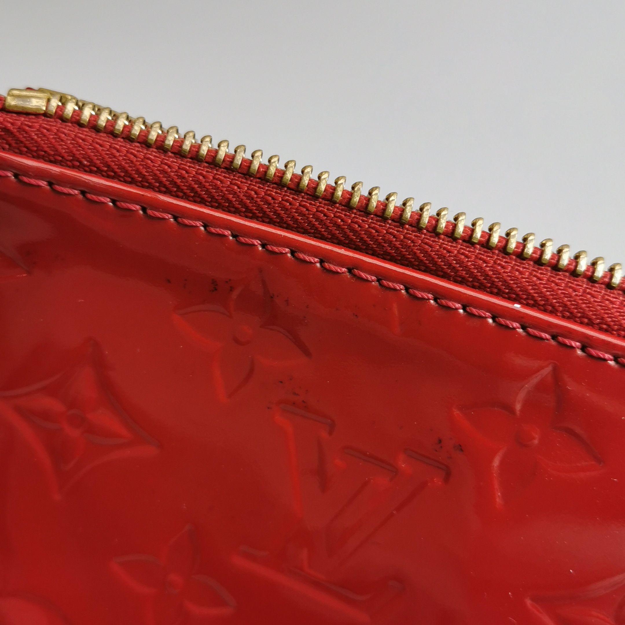 Louis Vuitton Louis Vuitton (LV) Bellevue patent leather vegetable tanned Size ONE SIZE - 4 Thumbnail