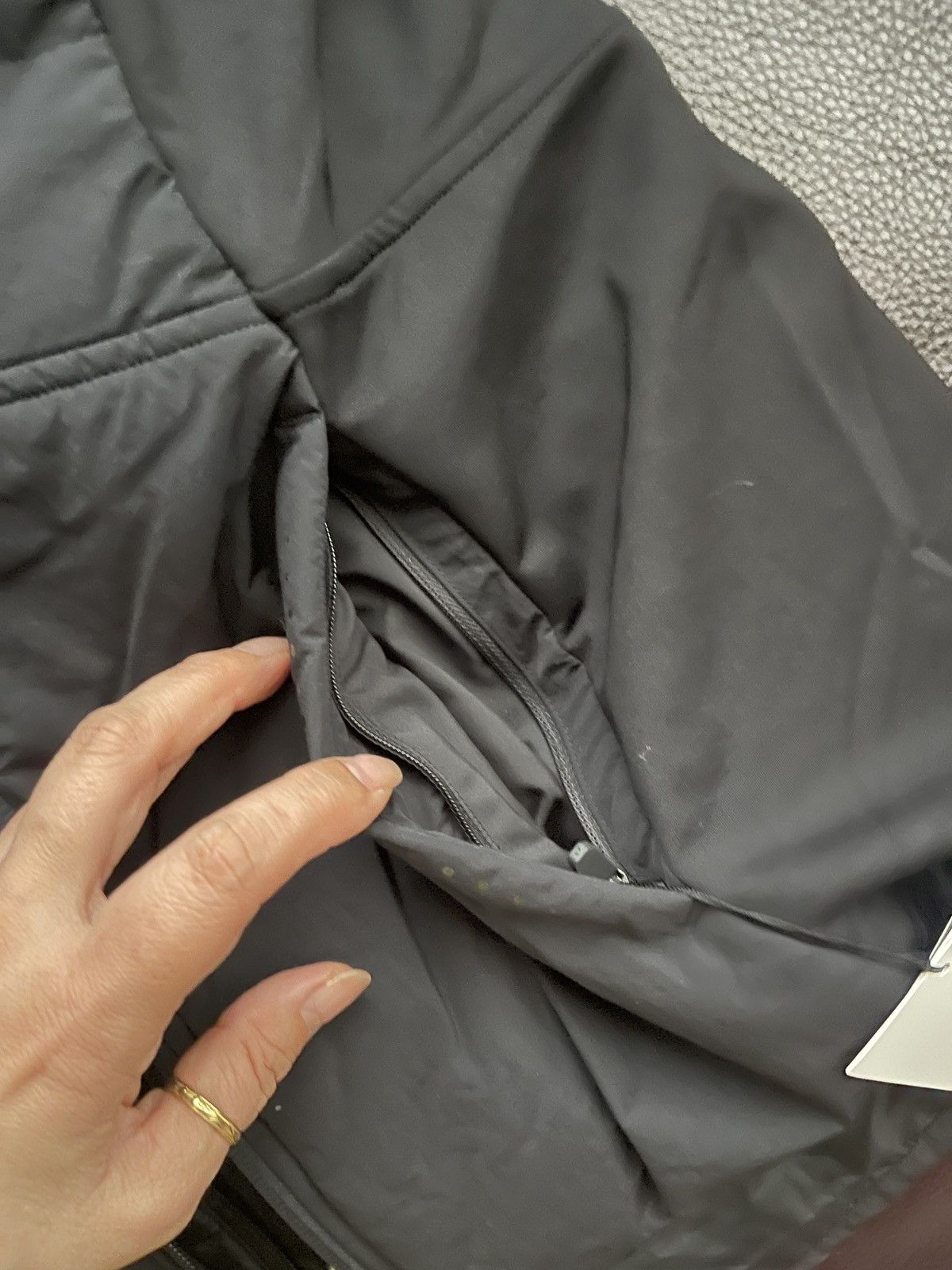 Lululemon Lululemon Another Mile vest size 6 NWT in black Size M / US 6-8 / IT 42-44 - 11 Thumbnail