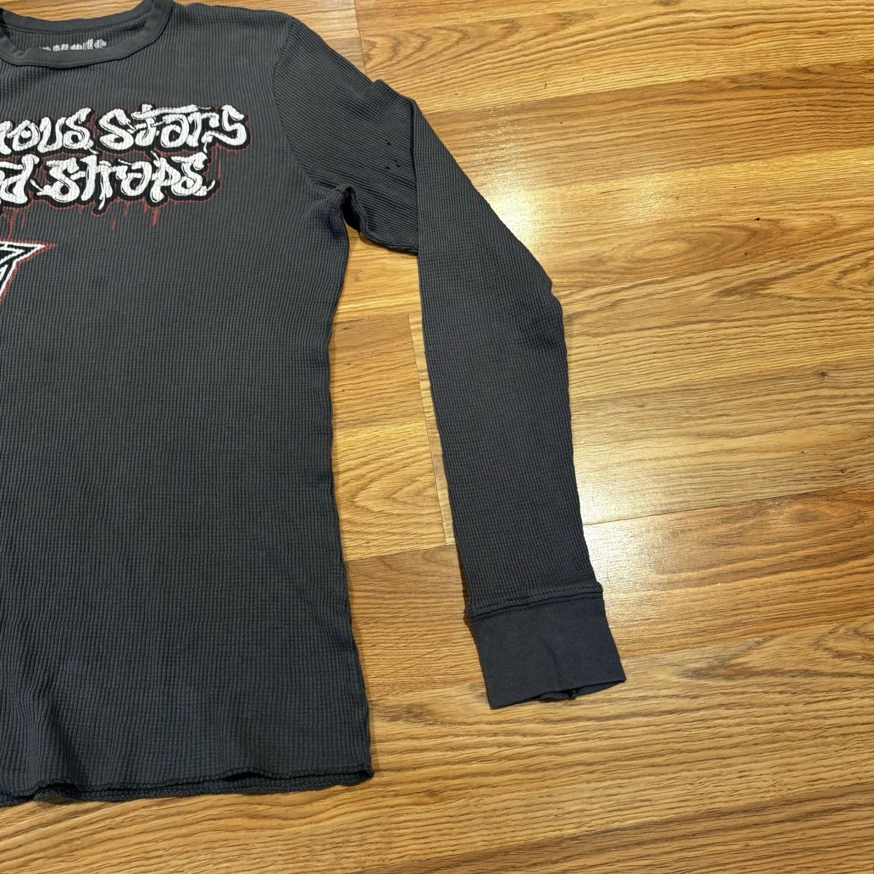 Affliction Famous Stars Y2K Waffle Knit Thermal Long Sleeve T-Shirt Affliction Grunge Gray L Men Stars Size US L / EU 52-54 / 3 - 4 Thumbnail