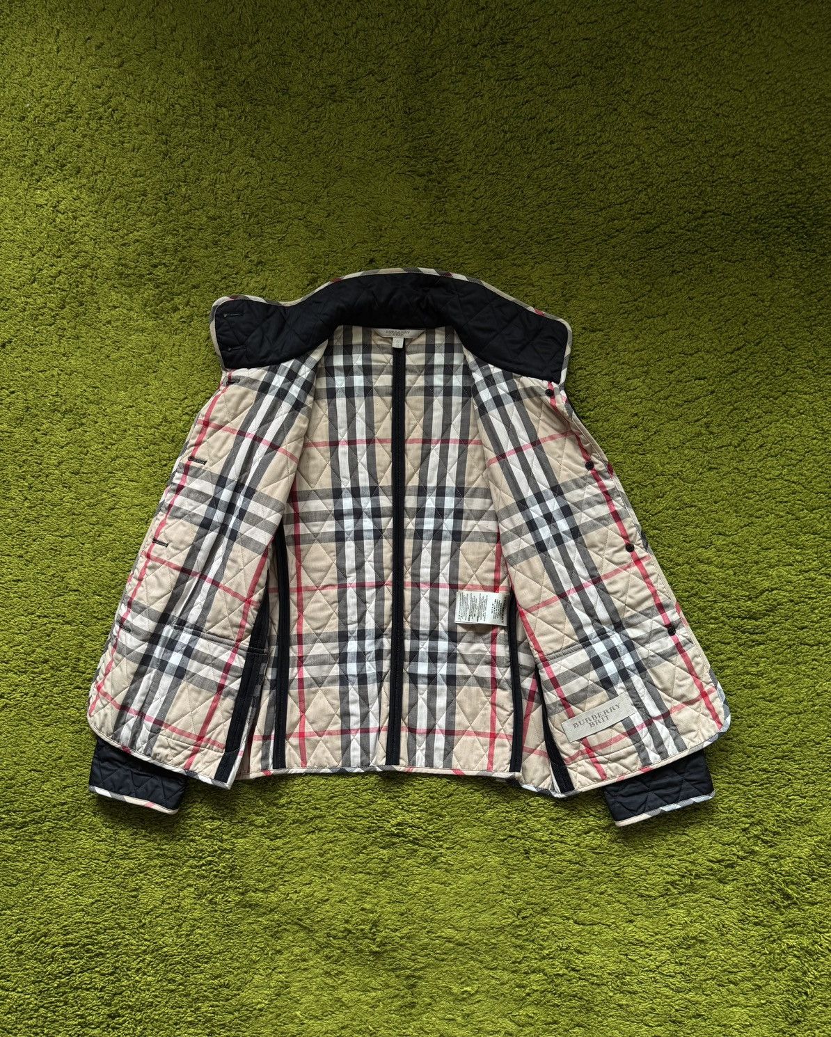 Burberry Burberry Brit nova check lining iconic quilted jacket Size XL / US 12-14 / IT 48-50 - 3 Thumbnail