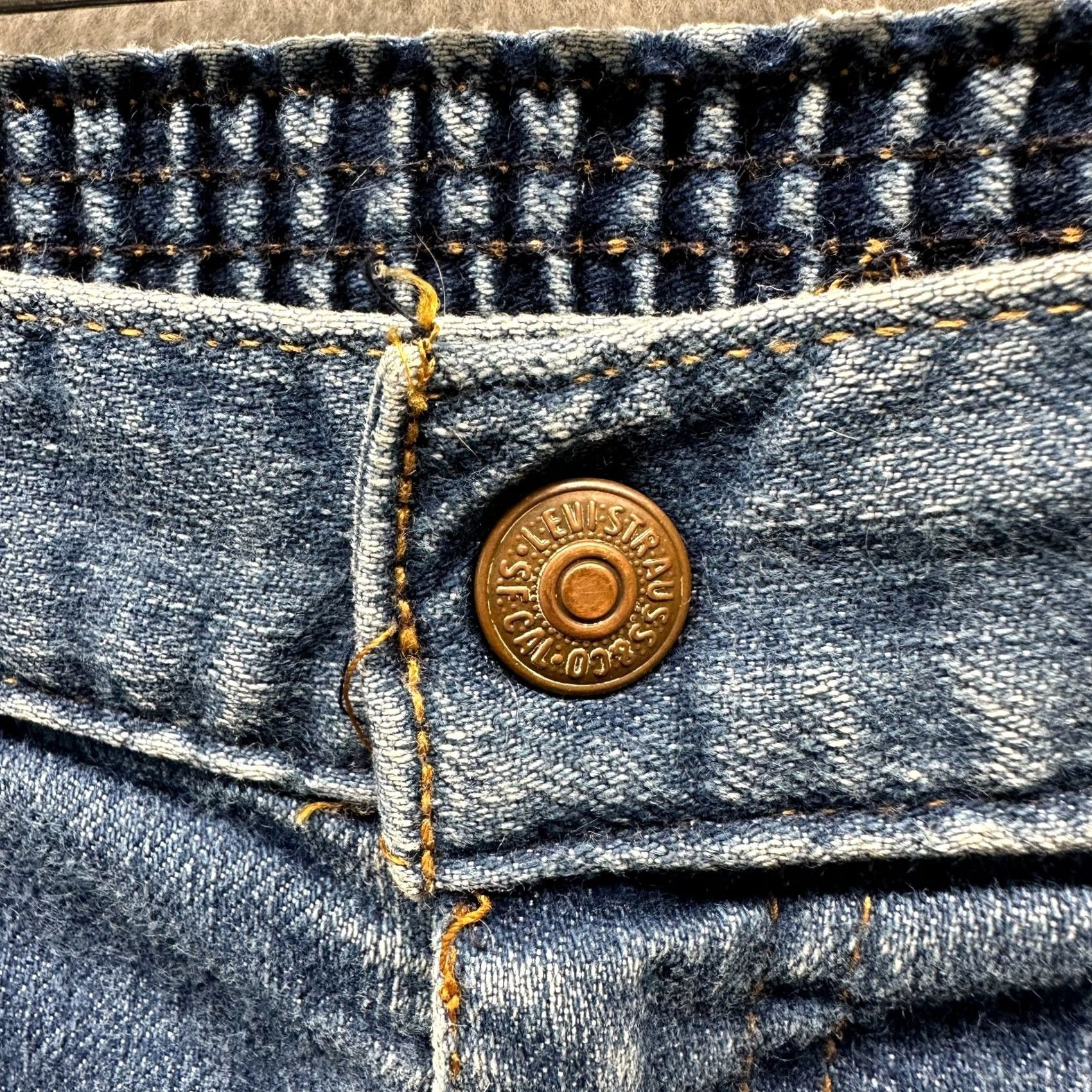 Levi's VINTAGE Levi's Jeans Womens 30 Regular Blue High Rise 70s Wide-Leg Orange Tab Jeans Mens? (note: no extra info) Size 30" / US 8 / IT 44 - 5 Thumbnail