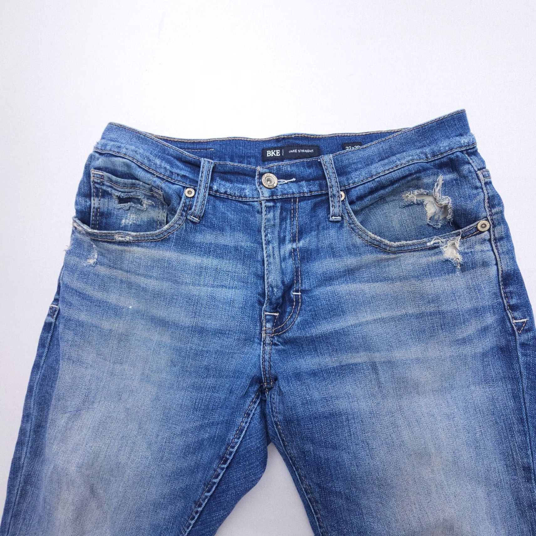 Vintage BKE Buckle Jeans 32 Regular Inseam 26 Distressed Comfort Straight Blue Denim Cotton Blend 5-Pocket Design Brand Buckle Bke Mens & Style: Straight Size US 32 / EU 48 - 6 Thumbnail
