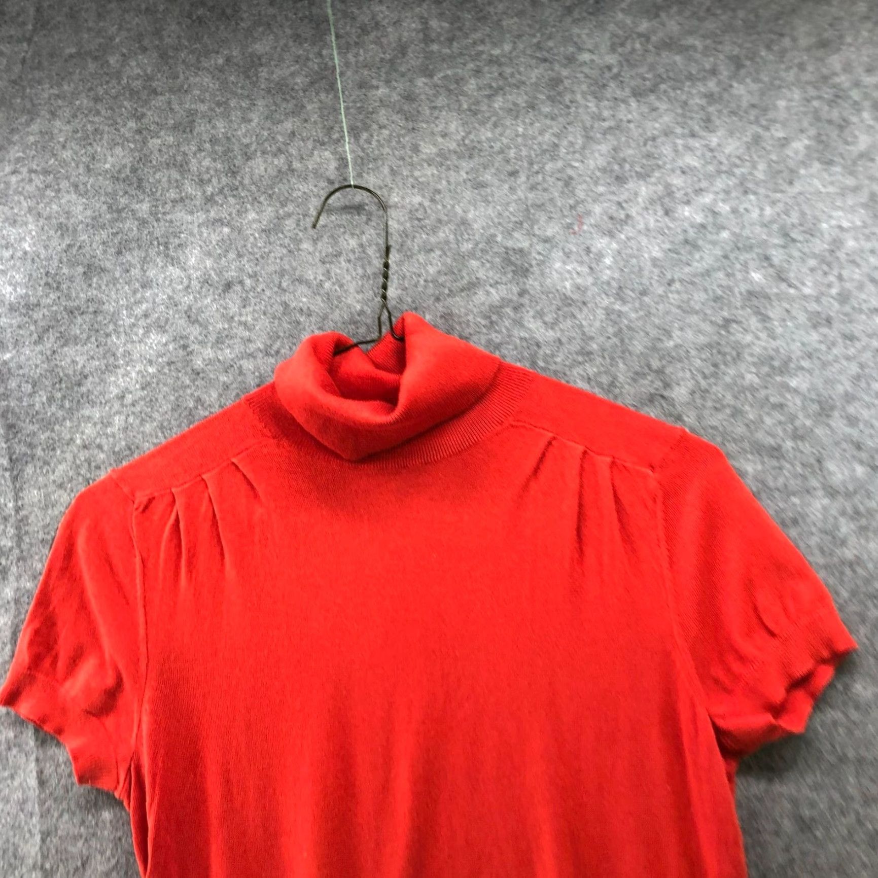Banana Republic VINTAGE Banana Republic Short Sleeve Turtleneck Sweater Womens M Red Stretch Tight Knit Size M / US 6-8 / IT 42-44 - 3 Thumbnail