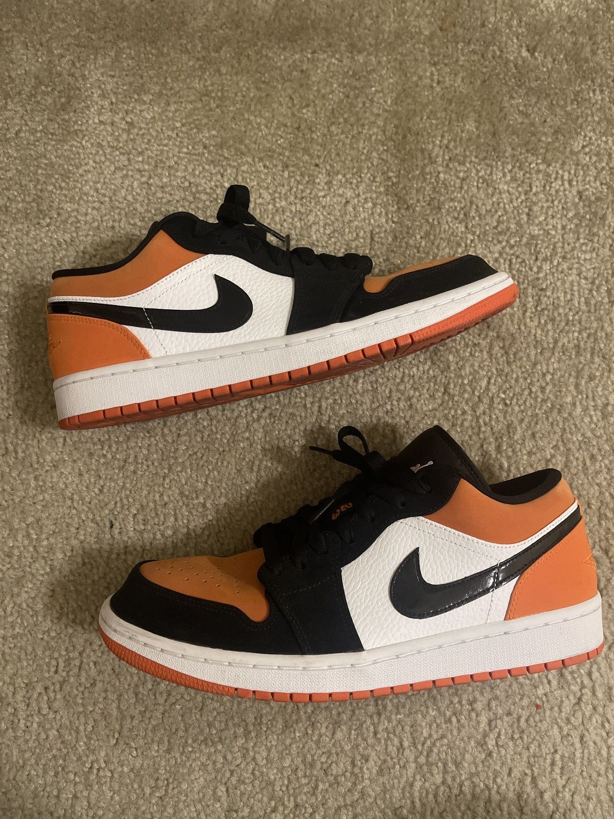 Jordan Brand Air Jordan 1 Low Shattered Backboard Size US 9.5 / EU 42-43 - 1 Thumbnail