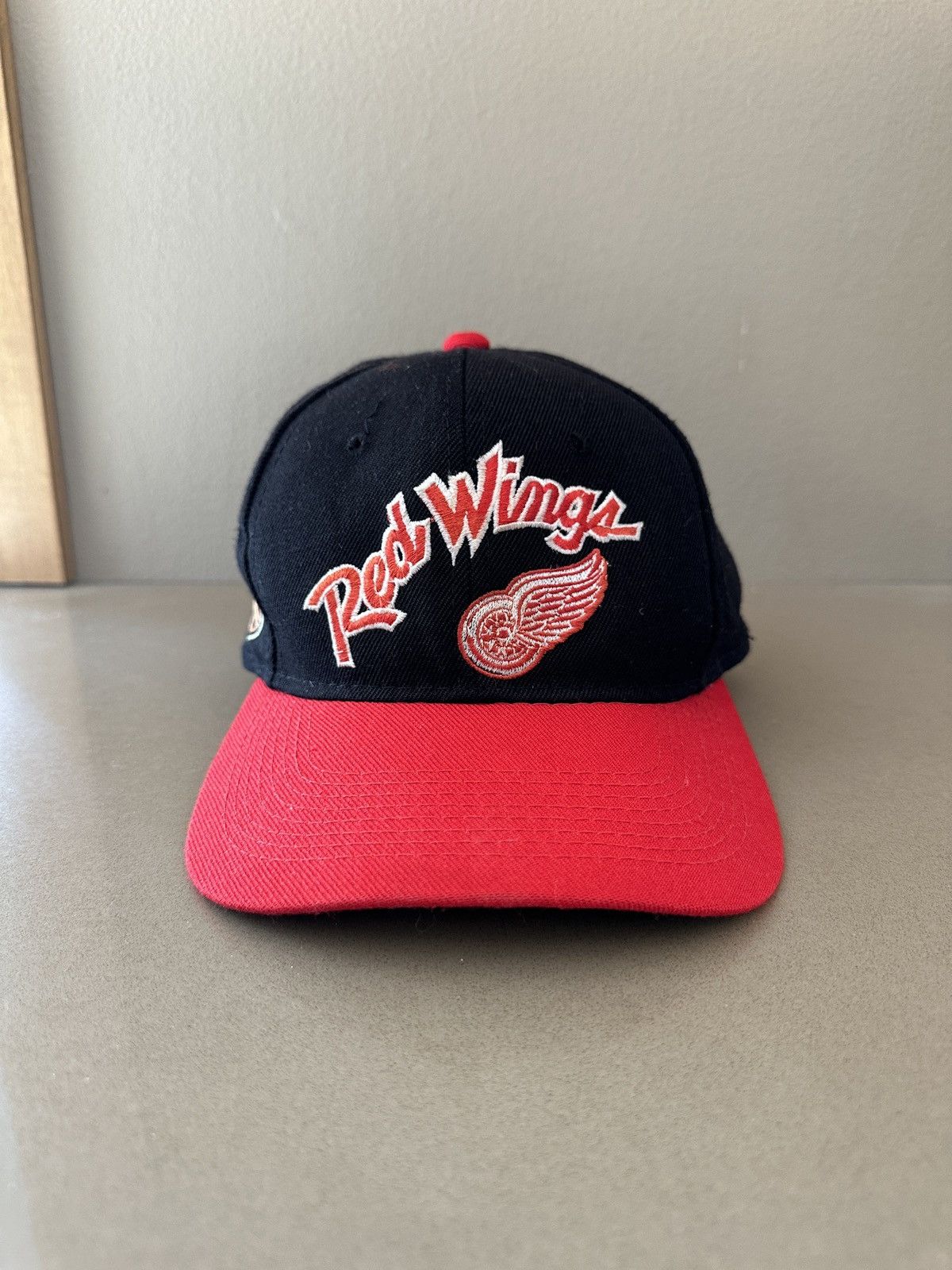 Vintage Vintage 90s Detroit Red Wings Fitted Hat 7 1/8 Size ONE SIZE - 1 Thumbnail