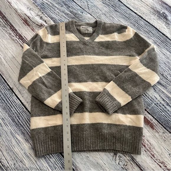 Express Vintage Express 100% Wool V-Neck Sweater in Gray Stripes Y2K Size US L / EU 52-54 / 3 - 8 Thumbnail