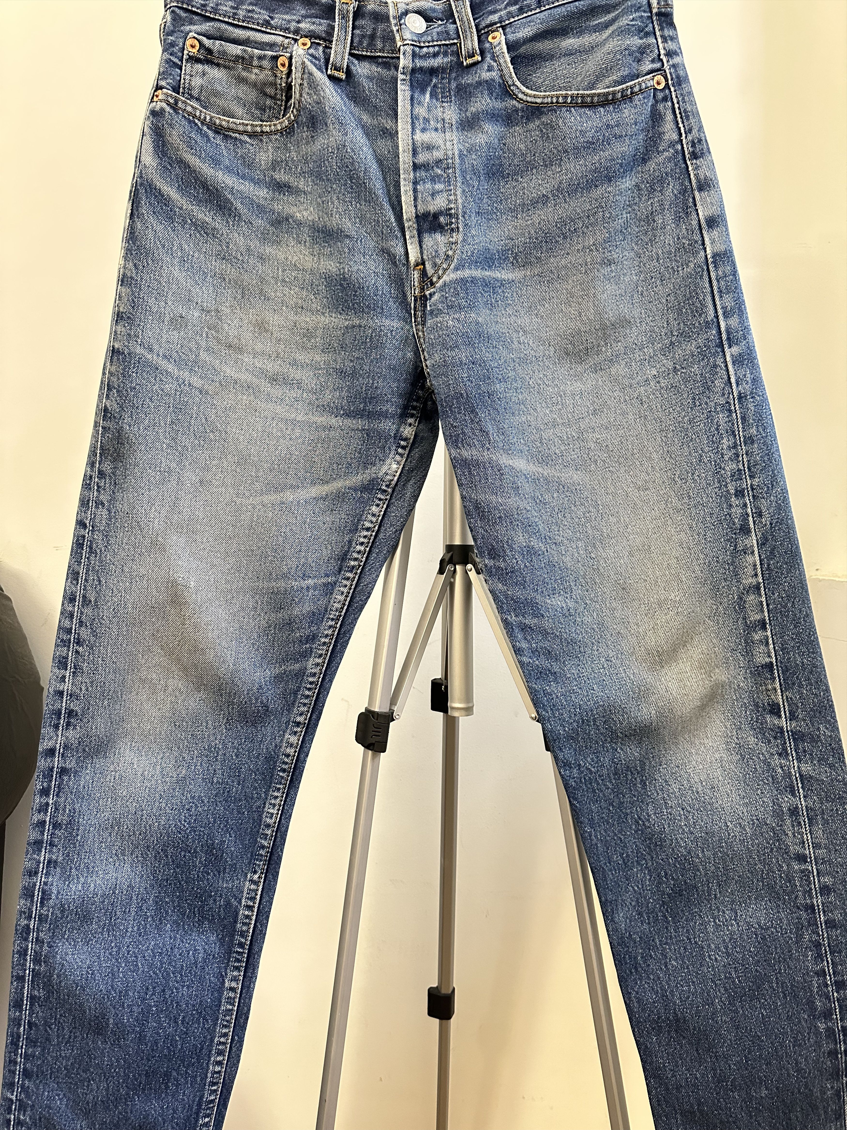 Levi's Vintage Clothing Levi's 598 02 Vintage Denim Jeans W32L30 Made In UK Size US 32 / EU 48 - 4 Thumbnail