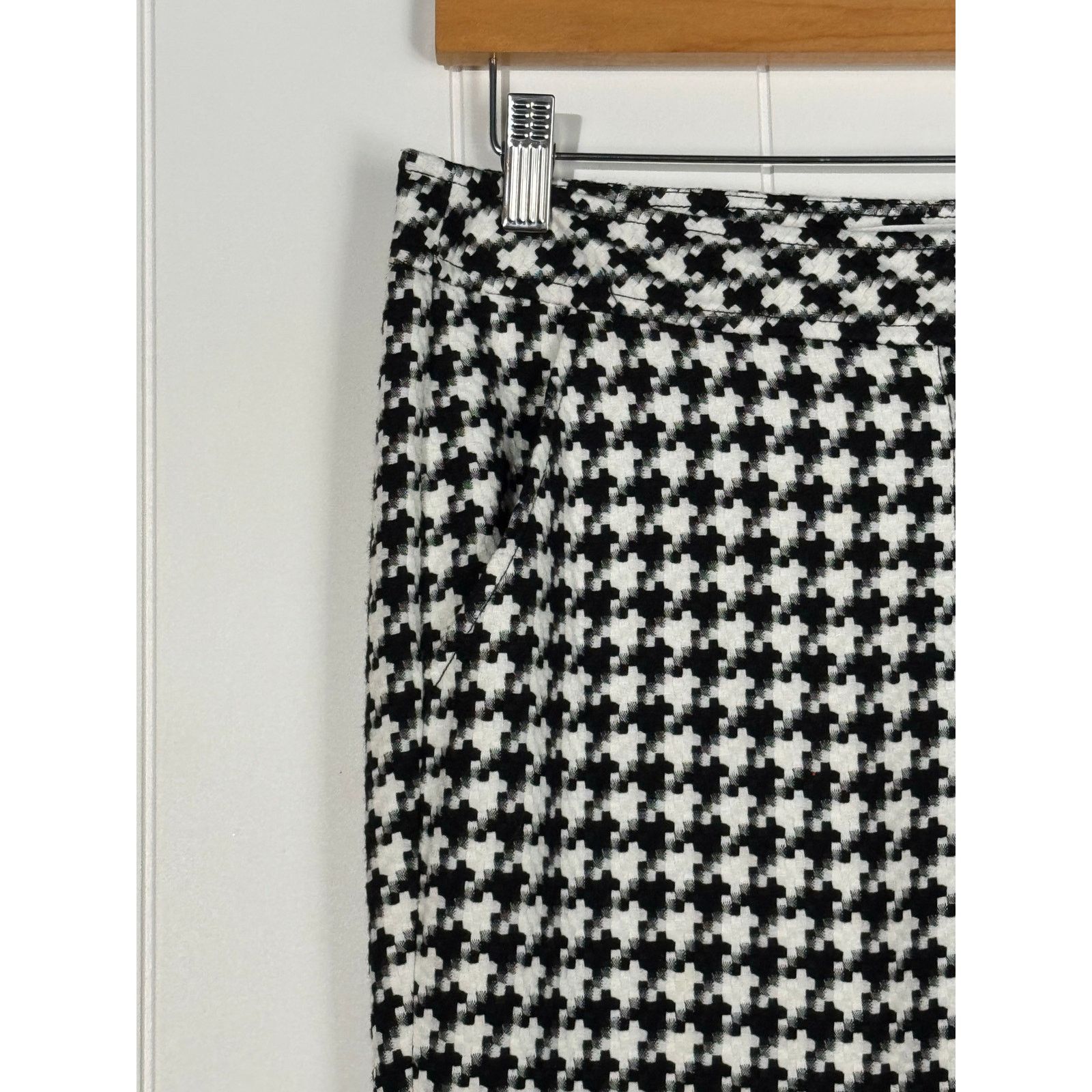 Trina Turk Trina Turk · Houndstooth Flare Pants · Bell Bottom · Size 4 Size 27" / US 4 / IT 40 - 3 Thumbnail