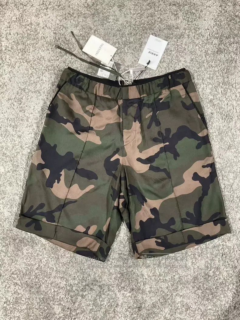 Valentino Valentino Mulberry silk camouflage shorts Size US 30 / EU 46 - 1 Thumbnail