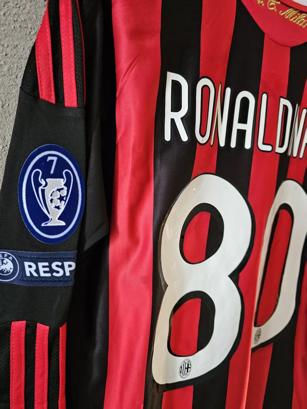 Other 2008 AC Milan 80 Ronaldinho Jersey Longsleeve Home Size US L / EU 52-54 / 3 - 4 Thumbnail