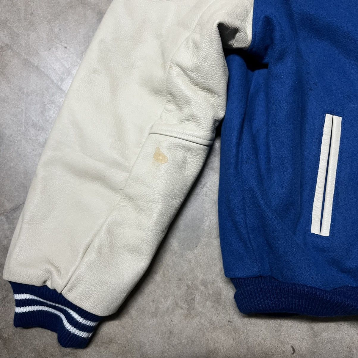 Vintage Vintage 90’s In N Out Burger 🇺🇸 Embroidered Varsity Jacket Size US XXL / EU 58 / 5 - 11 Thumbnail
