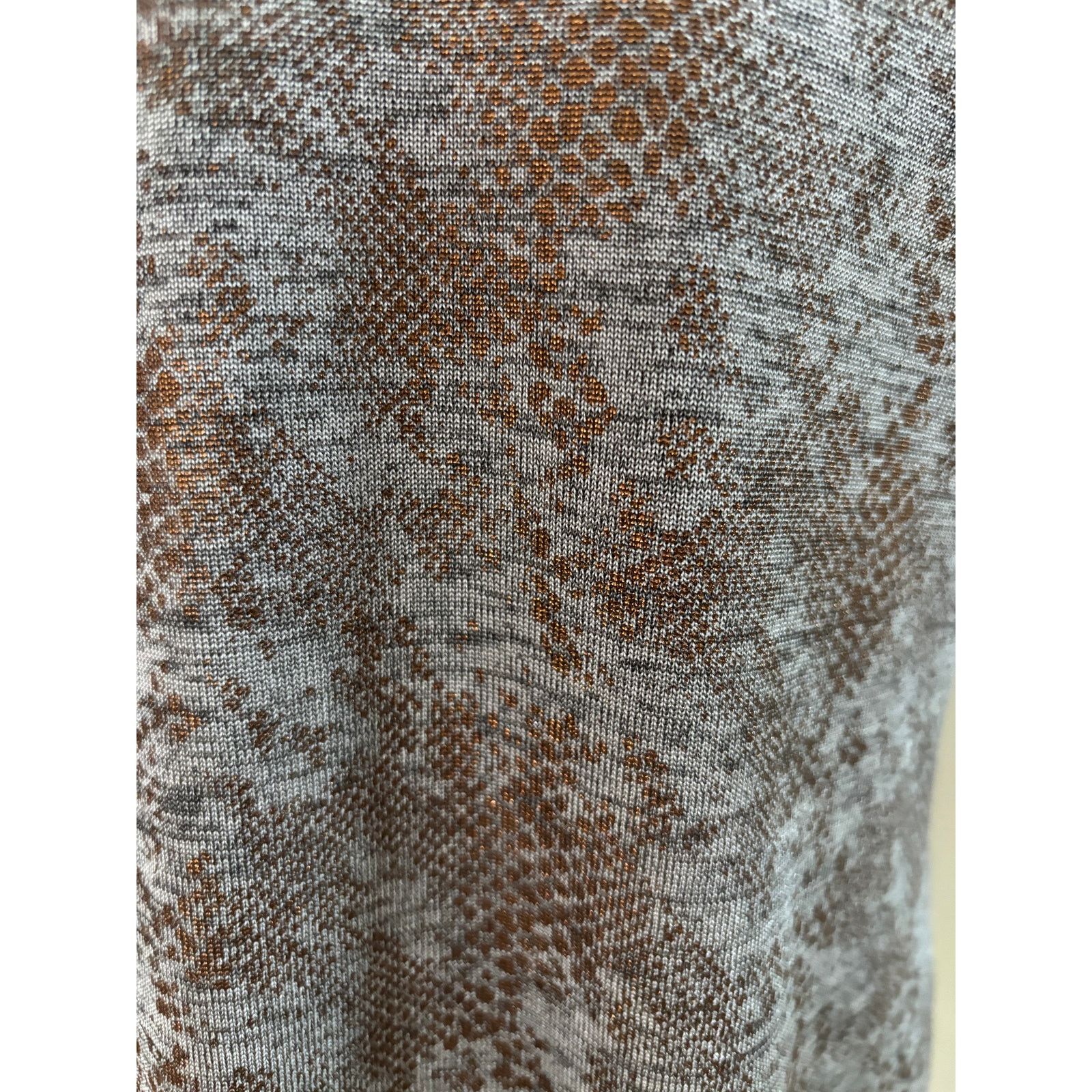 White House Black Market WHBM White House Black Market V Neck Bronze Metallic Top Size M / US 6-8 / IT 42-44 - 3 Thumbnail