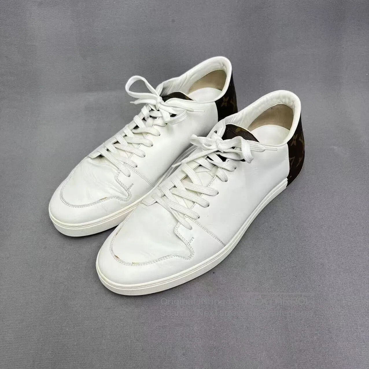 Louis Vuitton louis vuitton low. Size US 10 / EU 43 - 1 Thumbnail