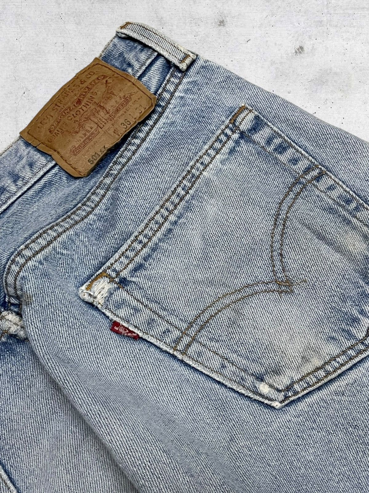 Levi's Vintage Clothing VINTAGE 501 LEVIS OG 90S DISTRESSED MUDWWASH STYLE DENIM Size US 34 / EU 50 - 18 Thumbnail