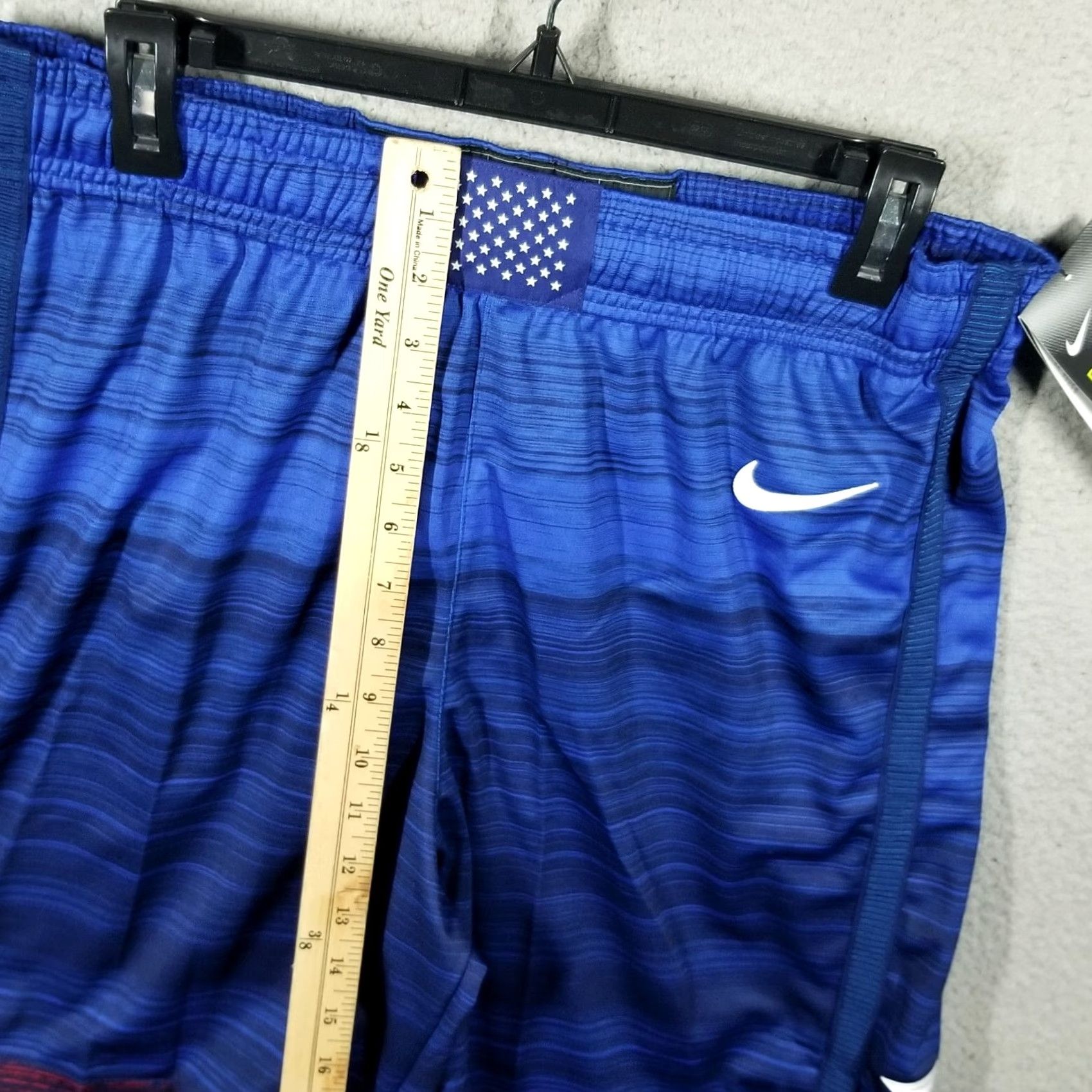 Nike Nike USA Shorts Basketball 38 Adult Large Blue Athletic USA Pattern Striped, 9in Inseam, Drawstring, Regular Size Type Mens Size US 38 / EU 54 - 6 Thumbnail