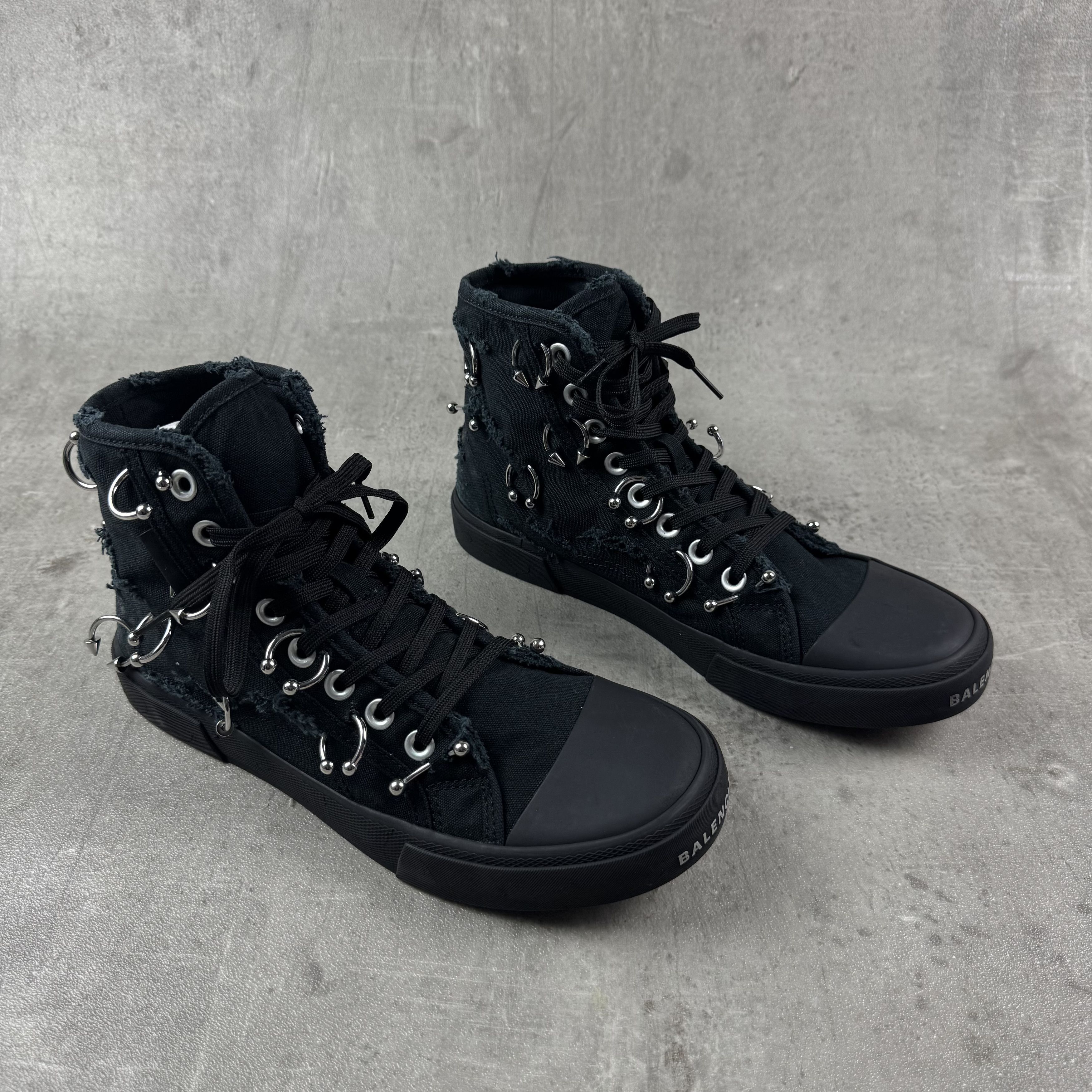 Balenciaga BALENCIAGA Piercing Paris Sneakers Size US 8 / EU 41 - 1 Thumbnail