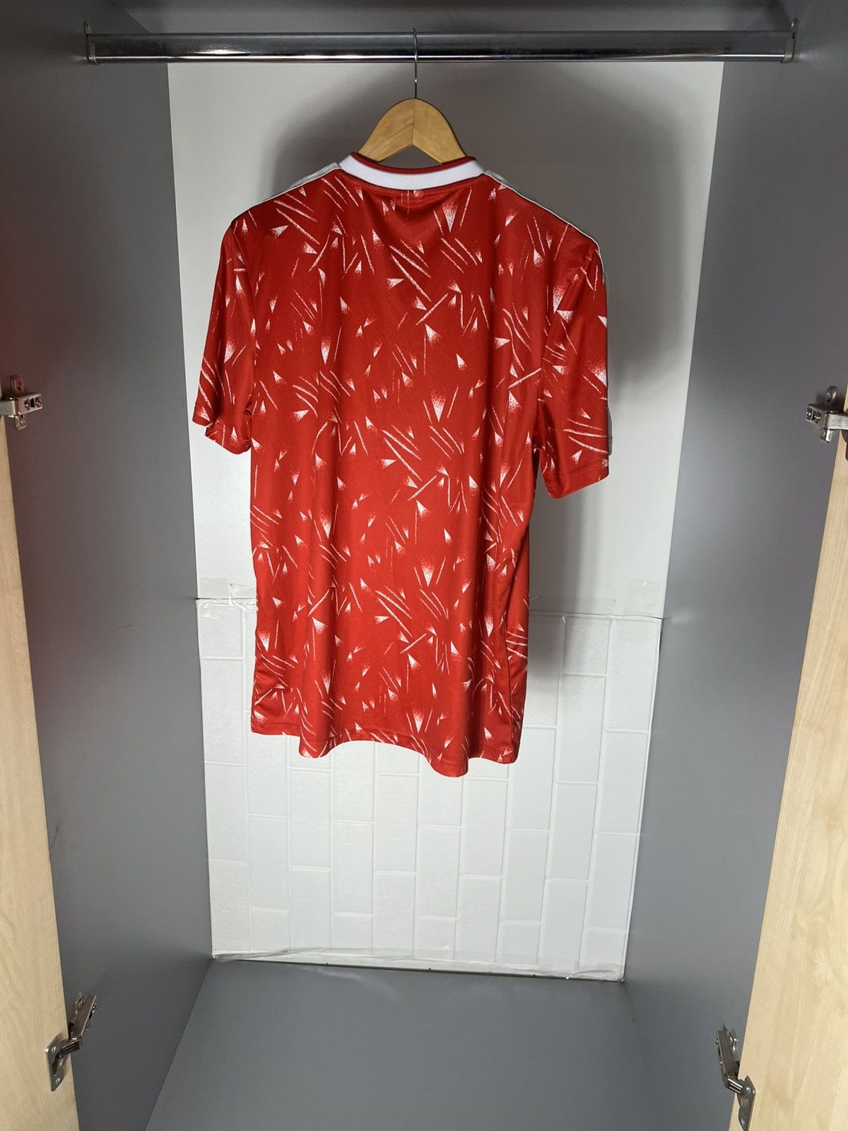 Vintage VERY RARE LIVERPOOL ENGLAND SOCCER JERSEY RETRO CANDY 90s Size US L / EU 52-54 / 3 - 21 Thumbnail