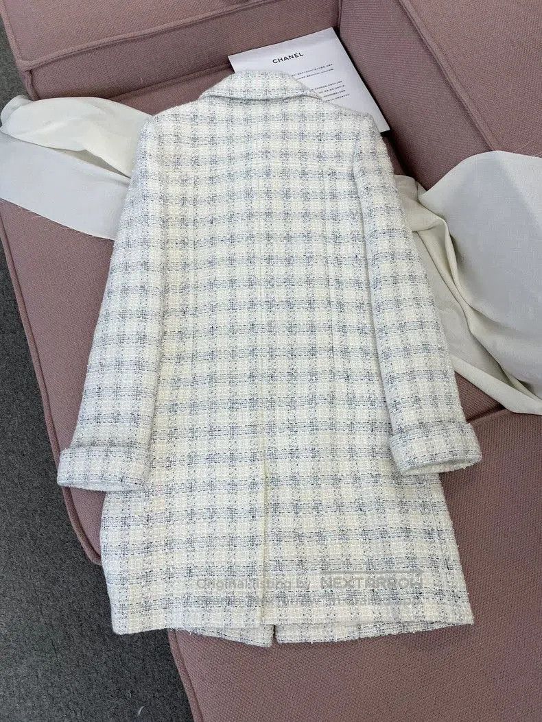 Chanel Chanel White Plaid Tweed Coat. Size US S / EU 44-46 / 1 - 4 Thumbnail