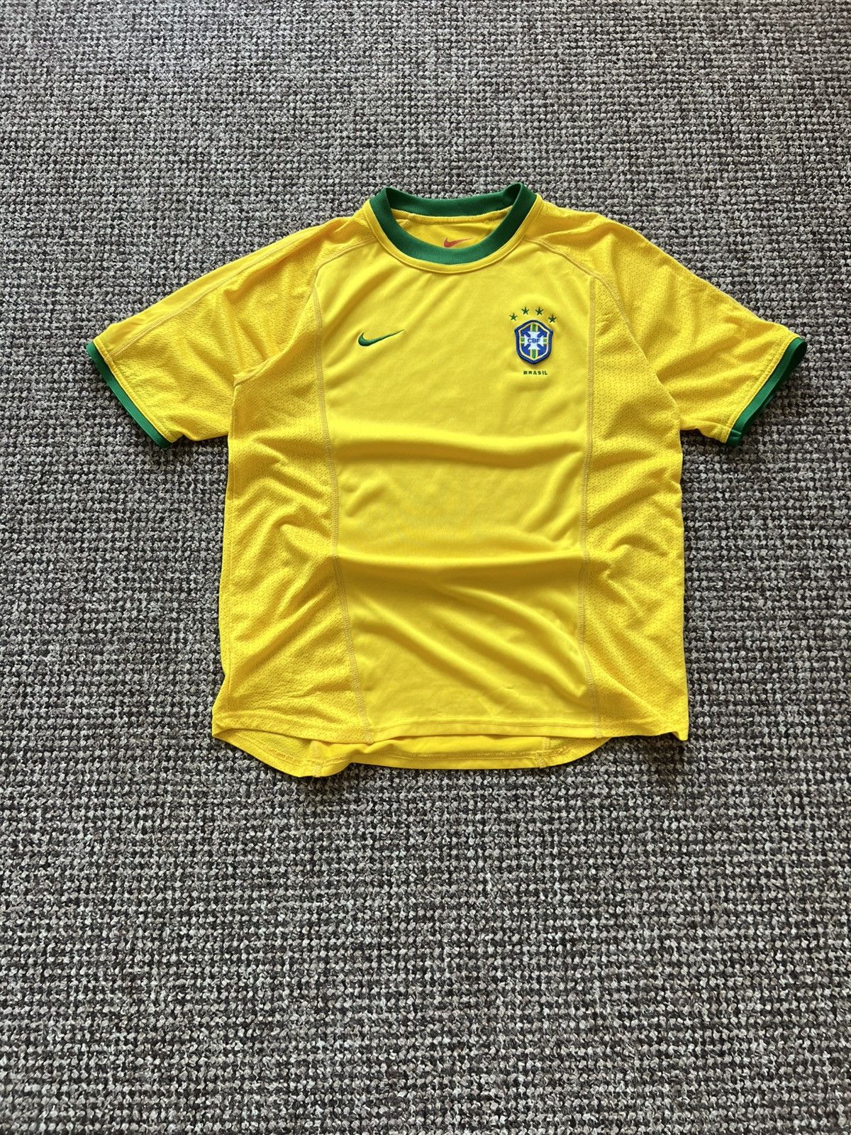 Nike Brazil 2000 Nike Vintage Y2k Streetwear Style Football Shirt Size US S / EU 44-46 / 1 - 2 Thumbnail