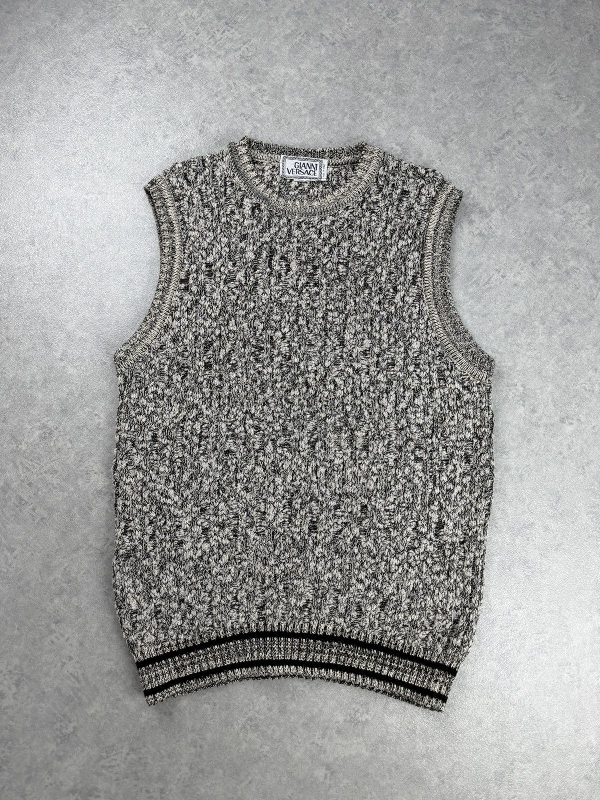 Versace Vintage Gianni Versace Knit Sweater Vest Size 50 Size US M / EU 48-50 / 2 - 1 Thumbnail