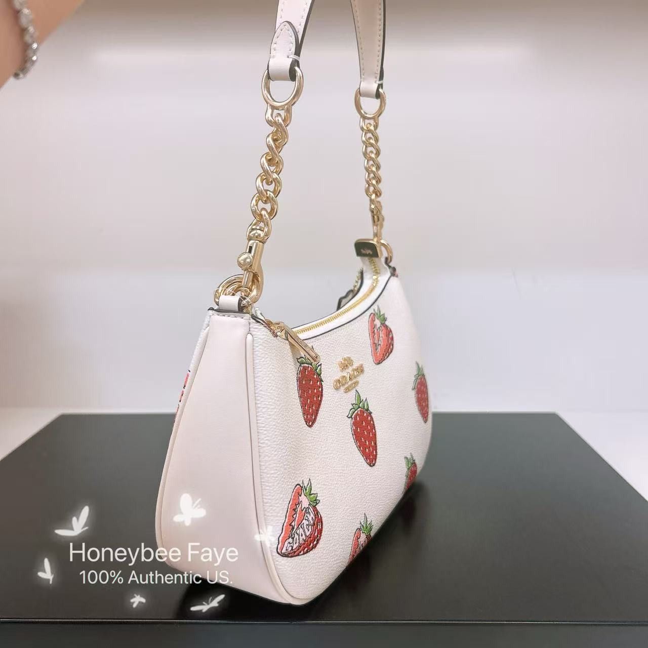 Coach NWT Coach Teri Shoulder Bag With Strawberry Print CAL62 Size ONE SIZE - 4 Thumbnail