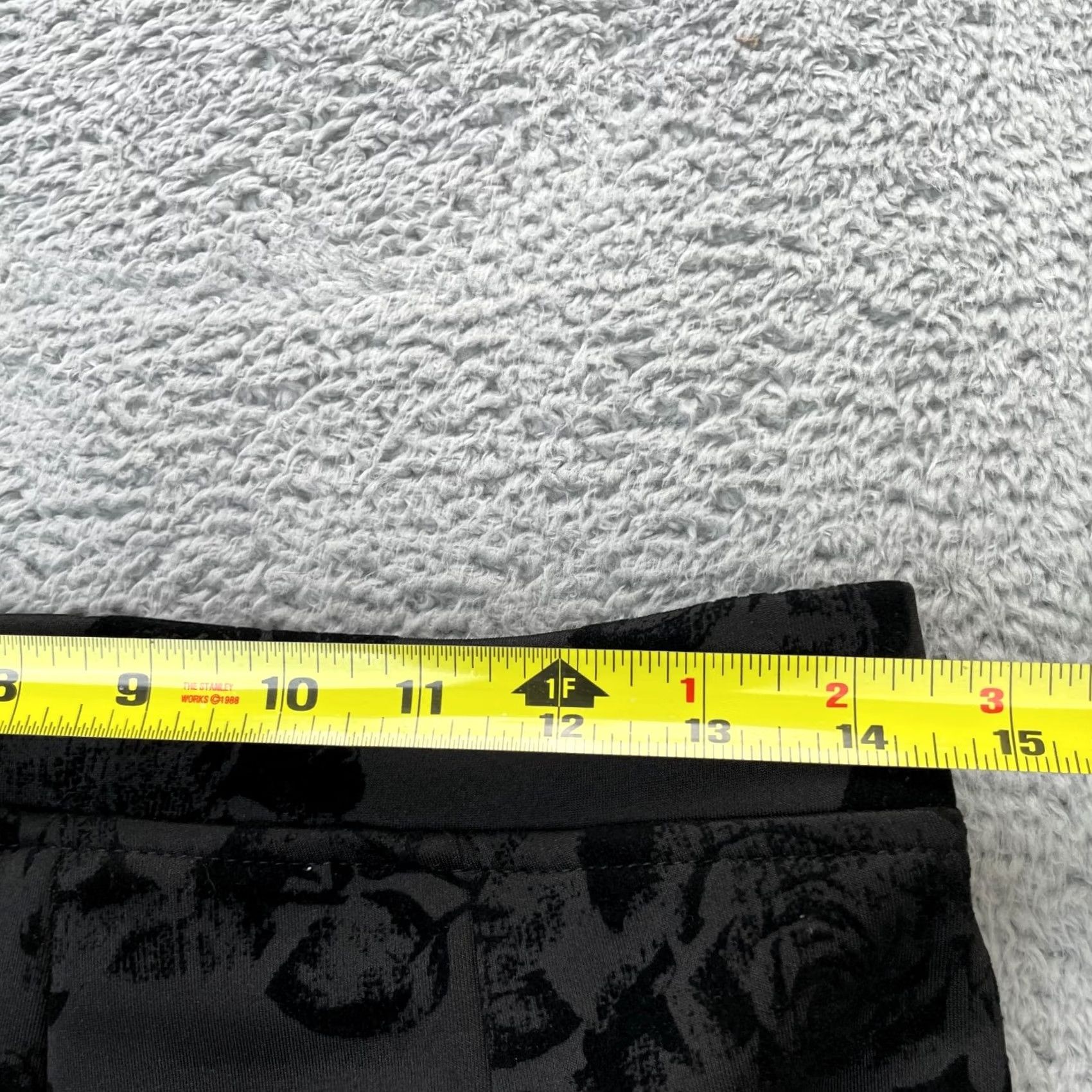 Joseph Ribkoff VINTAGE Joseph Ribkoff Pants Womens Medium Black Floral Velvet Tapered Leg Size 32" / US 10 / IT 46 - 8 Thumbnail