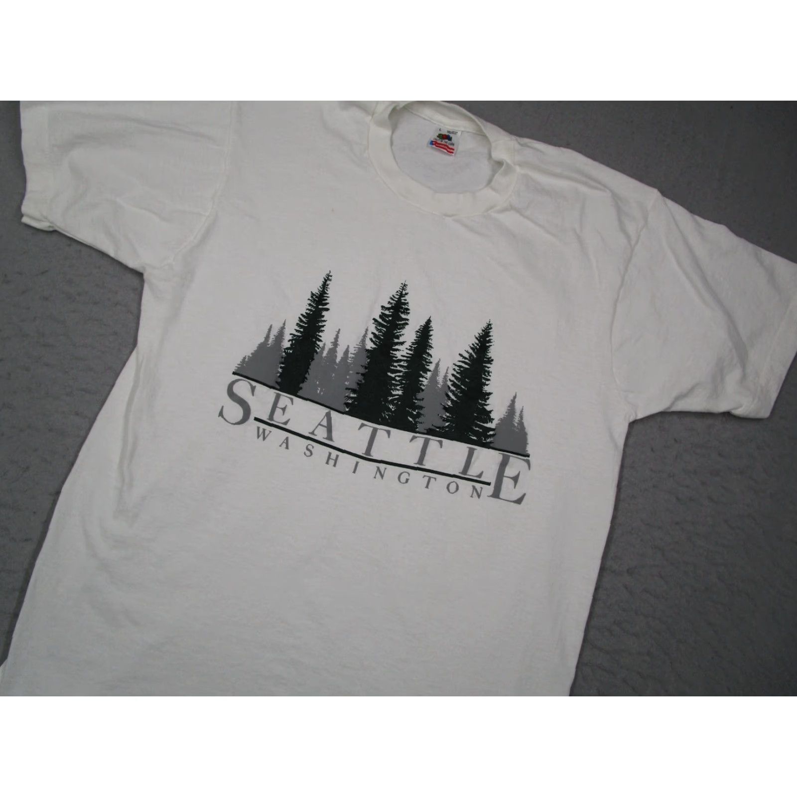 Fruit Of The Loom VINTAGE Seattle Shirt Men Large White Fruit of the Loom Short Sleeve Y2K 90s USA Size US L / EU 52-54 / 3 - 2 Thumbnail