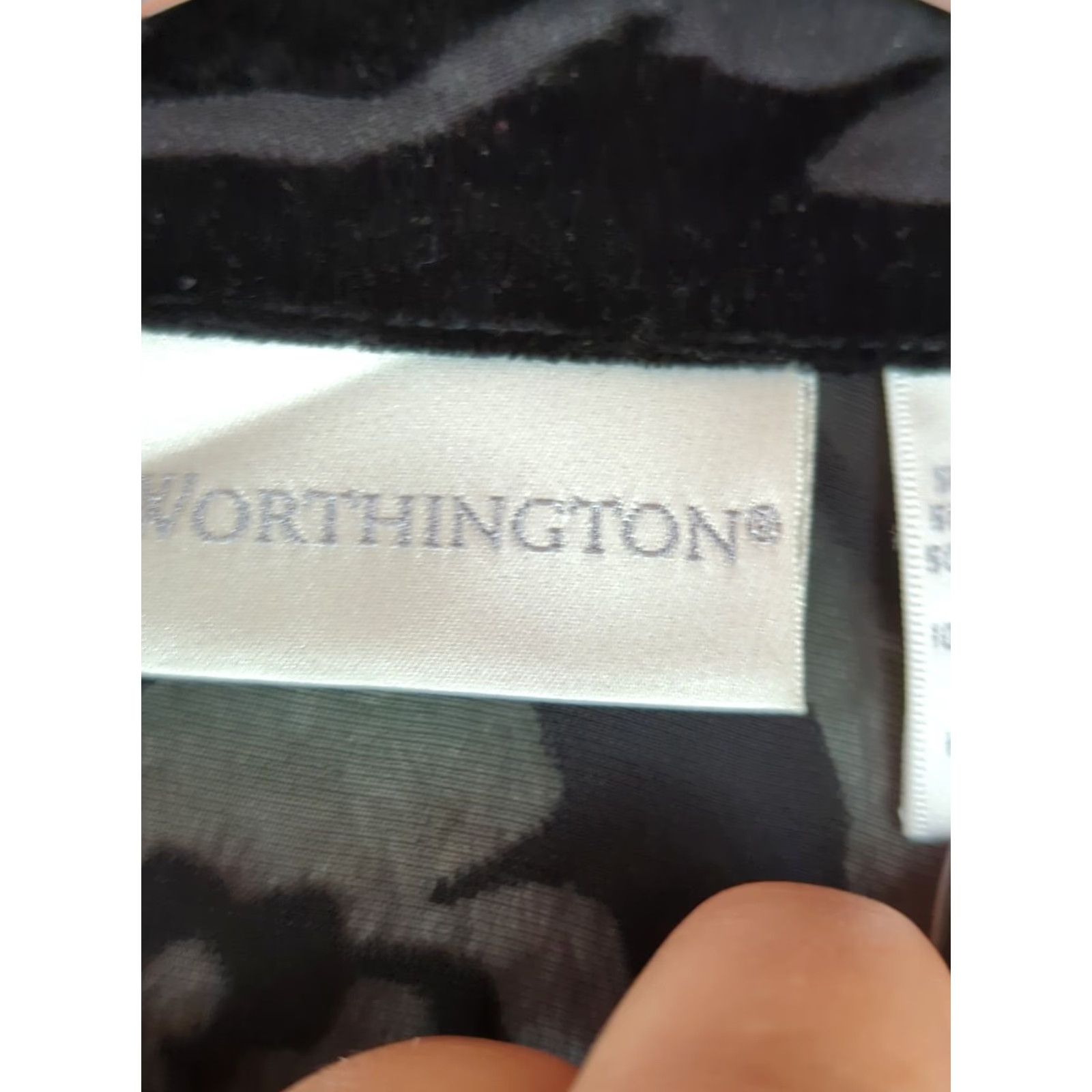 Worthington Worthington Black Velvet Bell Sleeve Blouse Top Women 10 NWT Bohemian Gothic Floral Velvety Bodice Shirt Size L / US 10 / IT 46 - 4 Thumbnail