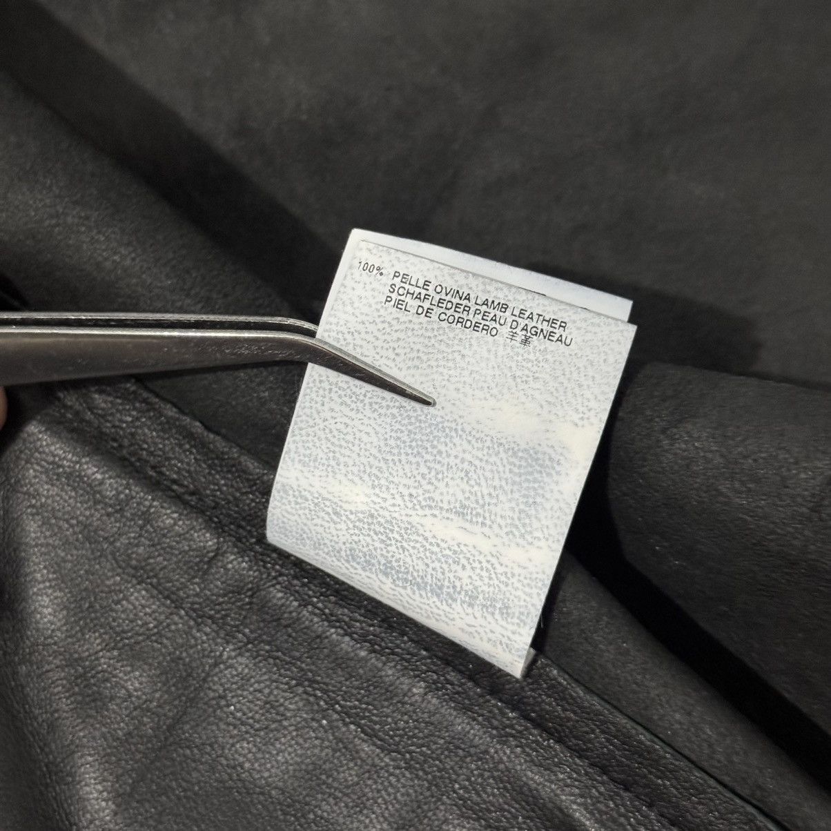 Maison Margiela Maison Margiela - Blank Tag - Reassembled Black Leather Size XS / US 0-2 / IT 36-38 - 13 Thumbnail
