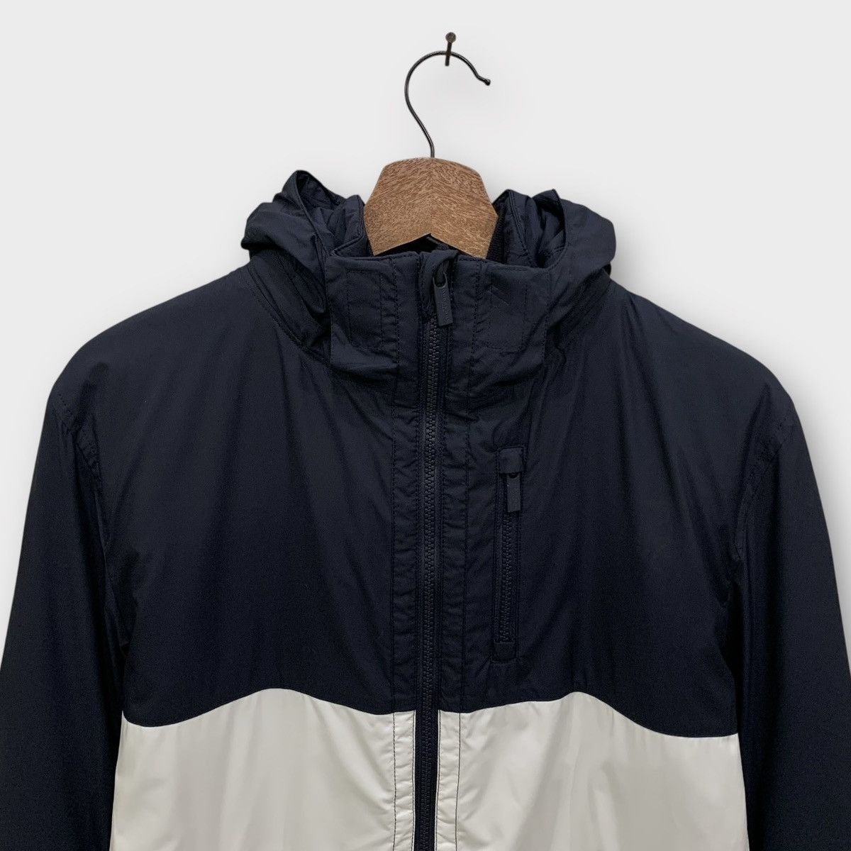 Burberry BURBERRY GOLF NAVY HOODIE LIGHT JACKET Size L / US 10 / IT 46 - 6 Thumbnail