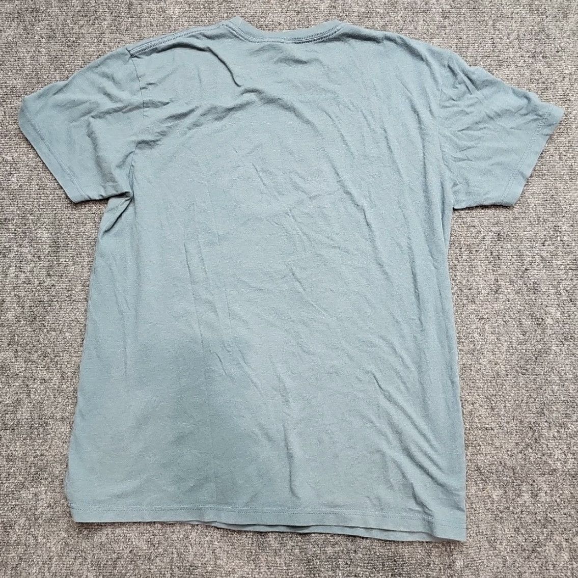 Vintage Atlanta Braves T-shirt Men Large Grayish Blue Logo Crew Neck Short Sleeve Distresses Size US L / EU 52-54 / 3 - 6 Thumbnail