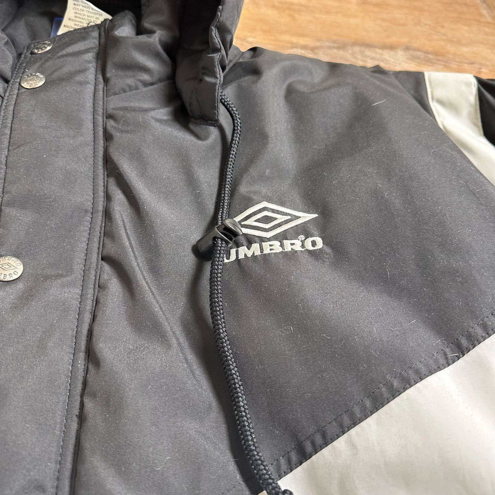 Umbro Mens Large Vintage 90s Umbro Puffer Jacket DETACHABLE HOOD Size US L / EU 52-54 / 3 - 11 Thumbnail