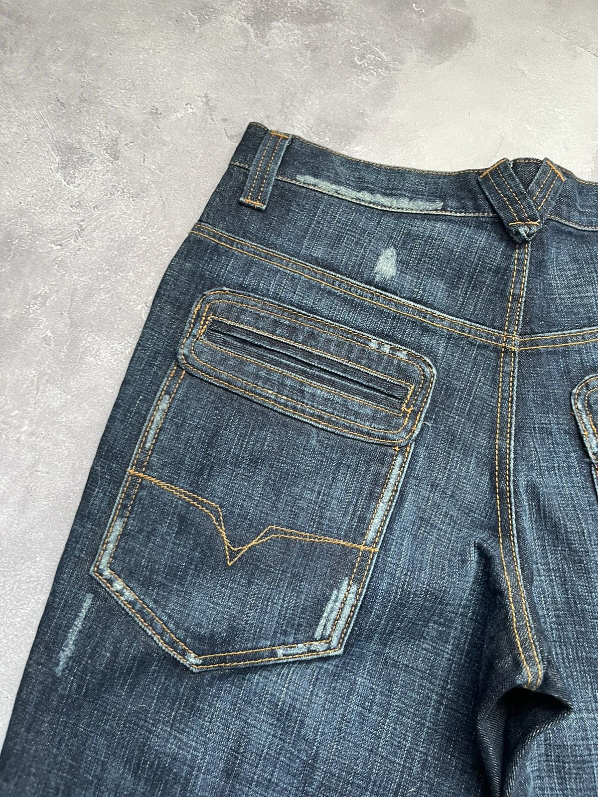 Versace Jeans Couture VINTAGE VERSACE JEANS COUTURE BAGGY PANTALONE VEST. DENIM Size US 30 / EU 46 - 17 Thumbnail