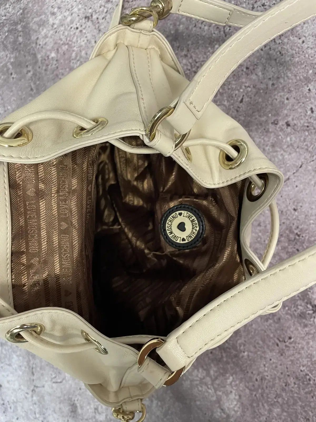 Love Moschino Vintage Love Moschino Quilted Cream Shoulder Bag Bucket Size ONE SIZE - 2 Thumbnail