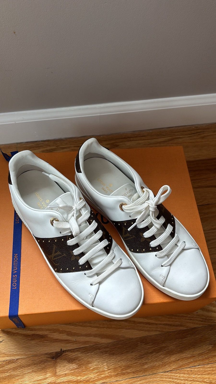 Louis Vuitton Frontrow White / Monogram - Women’s Size 38