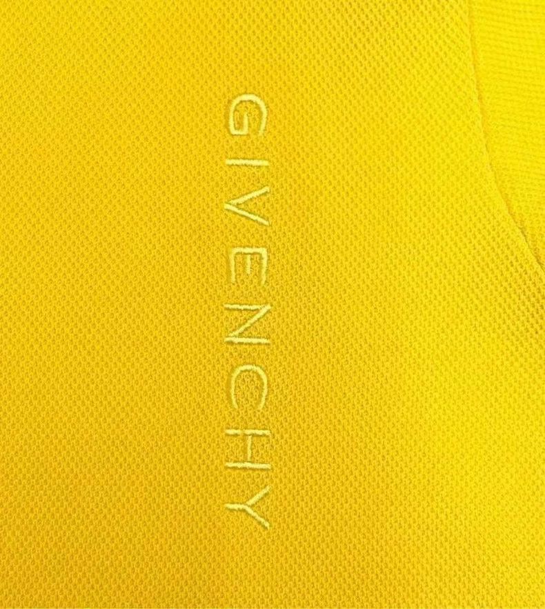 Givenchy Givenchy Lemon yellow embroidered letter 4G logo button kn Size US M / EU 48-50 / 2 - 4 Thumbnail