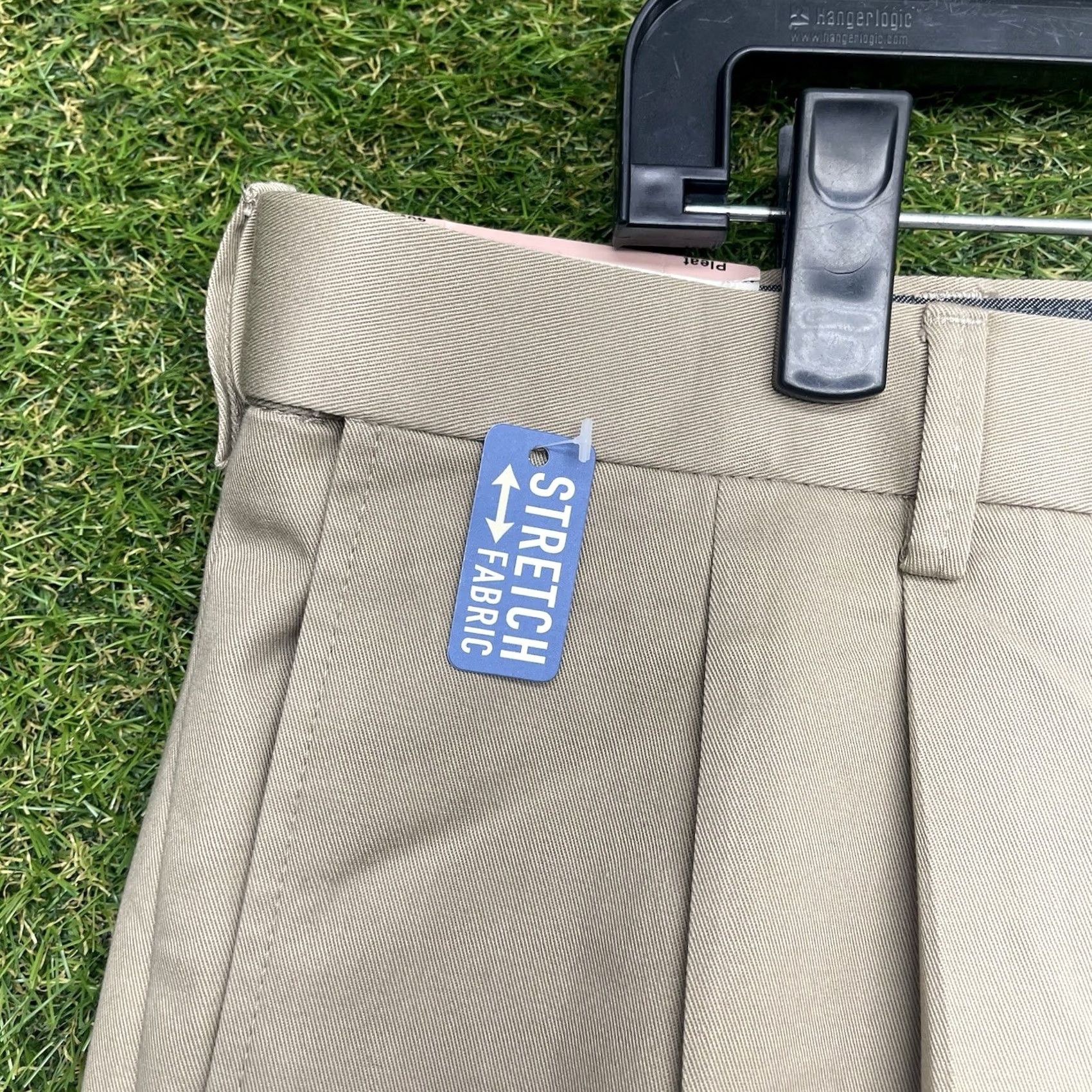 Haggar Haggar Classic Pants Mens 40x32 Pleated Gabardine Tan Slacks NWT Dress Pants Straight Front Modern Comfort Size US 40 / EU 56 - 3 Thumbnail